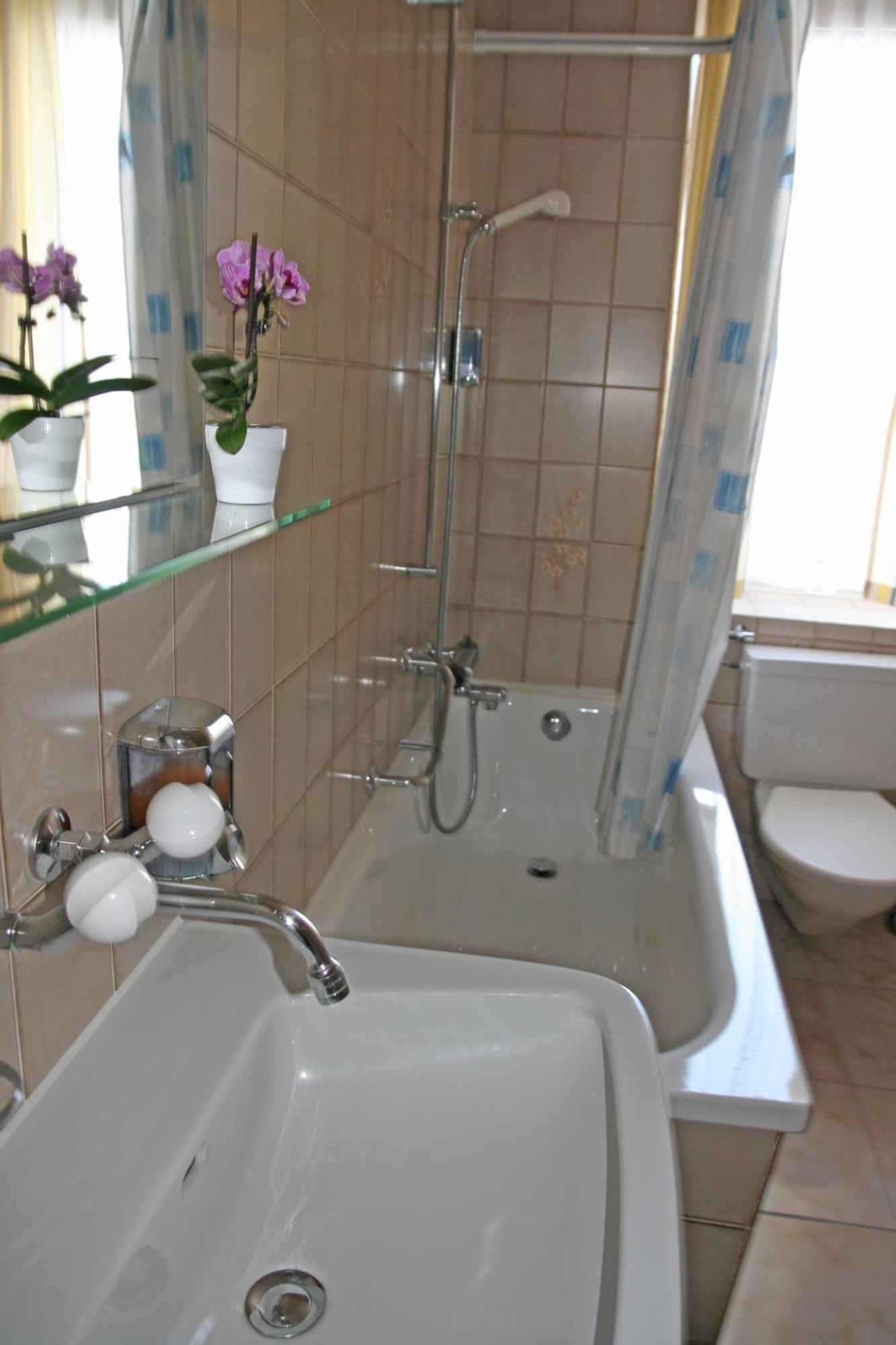 Hotel Glaernisch Hof Хорґен Екстер'єр фото