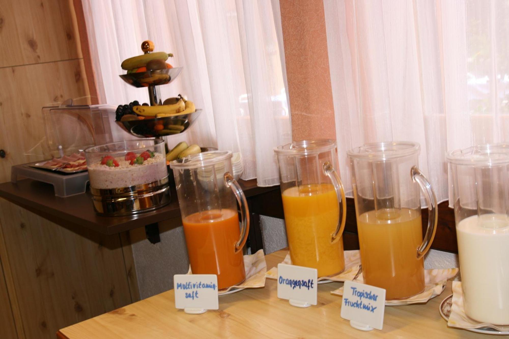Hotel Glaernisch Hof Хорґен Екстер'єр фото