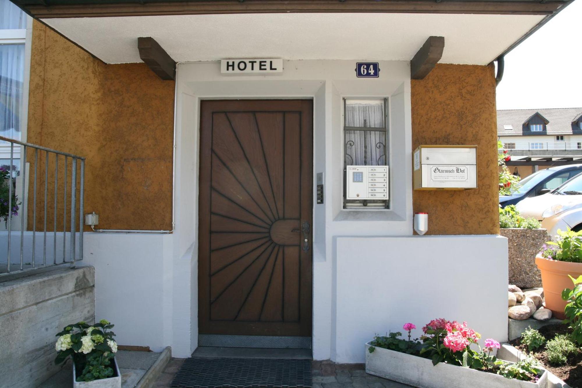 Hotel Glaernisch Hof Хорґен Екстер'єр фото