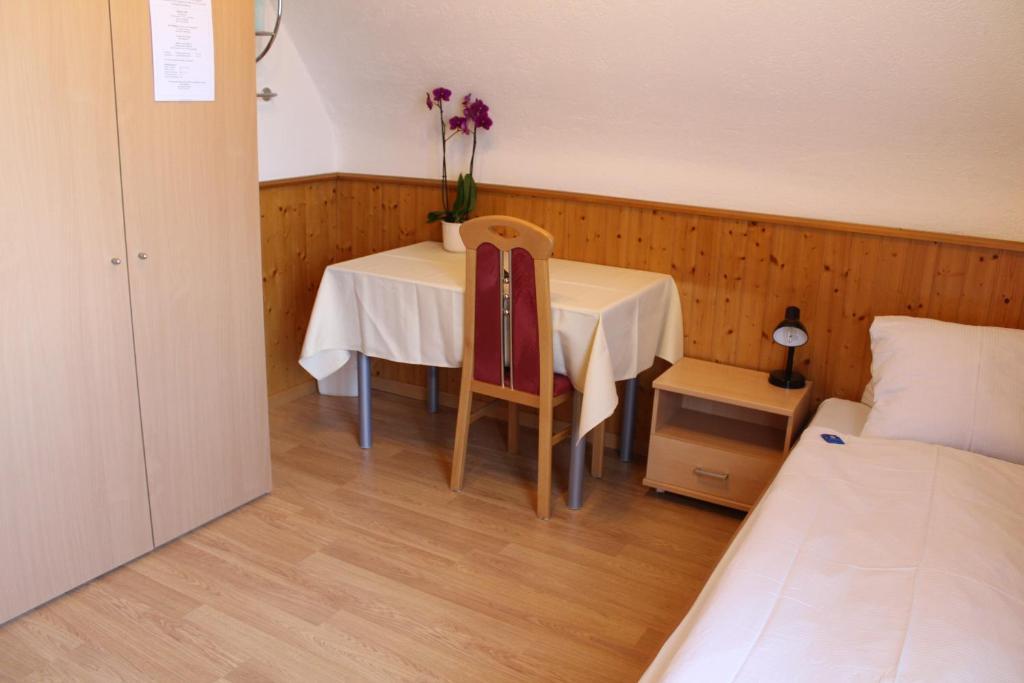 Hotel Glaernisch Hof Хорґен Номер фото