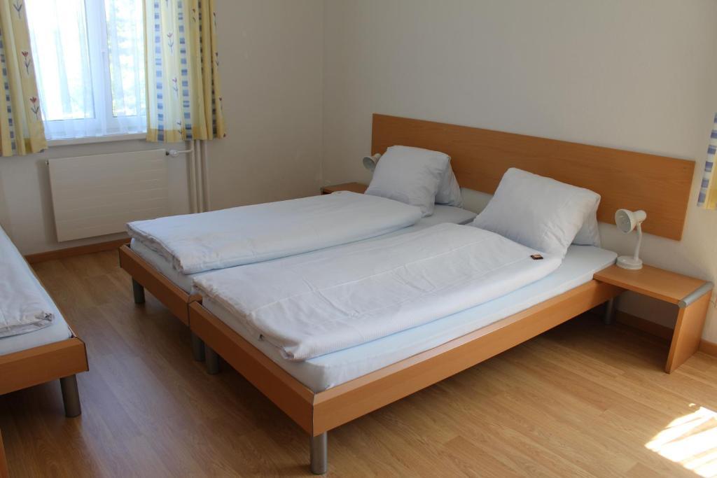 Hotel Glaernisch Hof Хорґен Номер фото