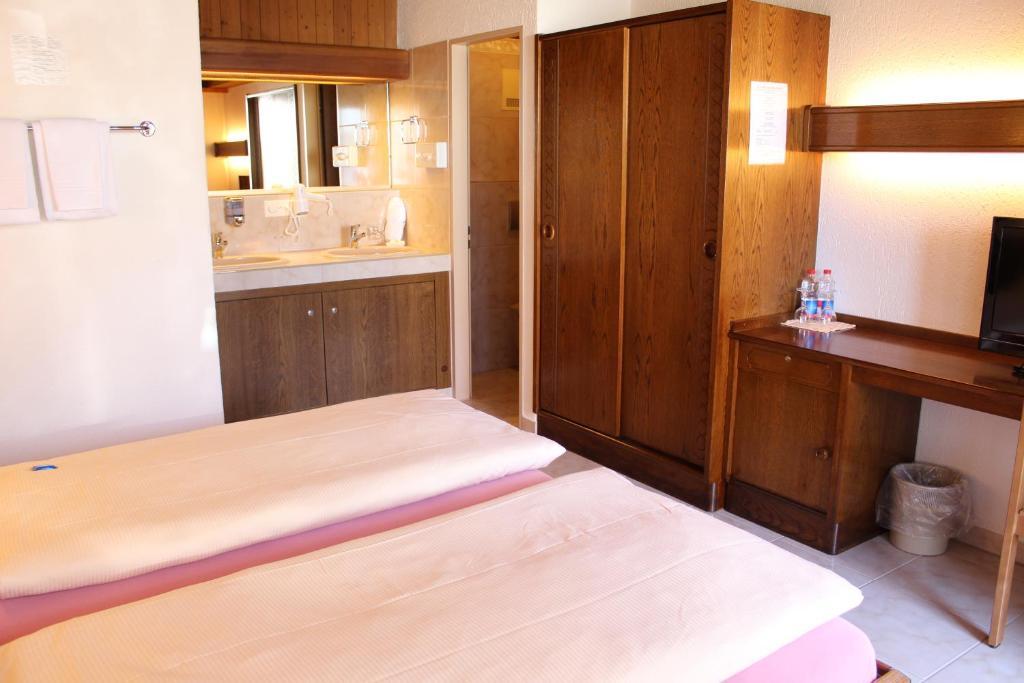 Hotel Glaernisch Hof Хорґен Номер фото