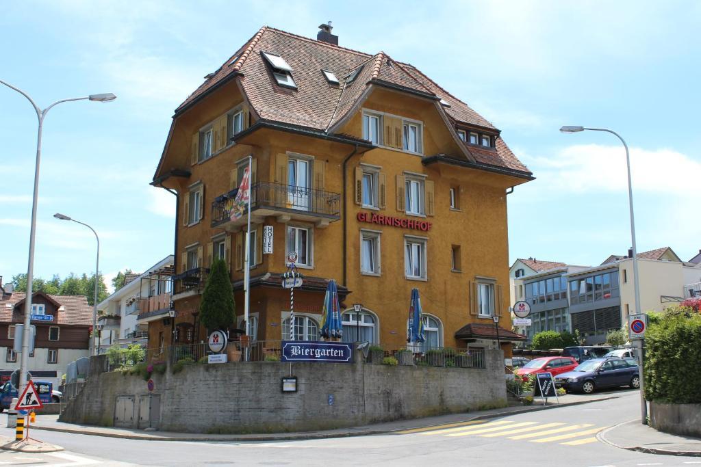 Hotel Glaernisch Hof Хорґен Екстер'єр фото